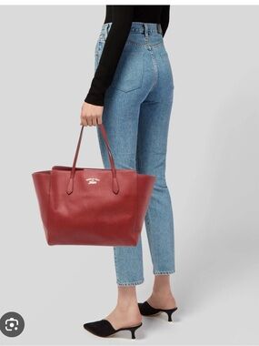 Gucci swing red tote